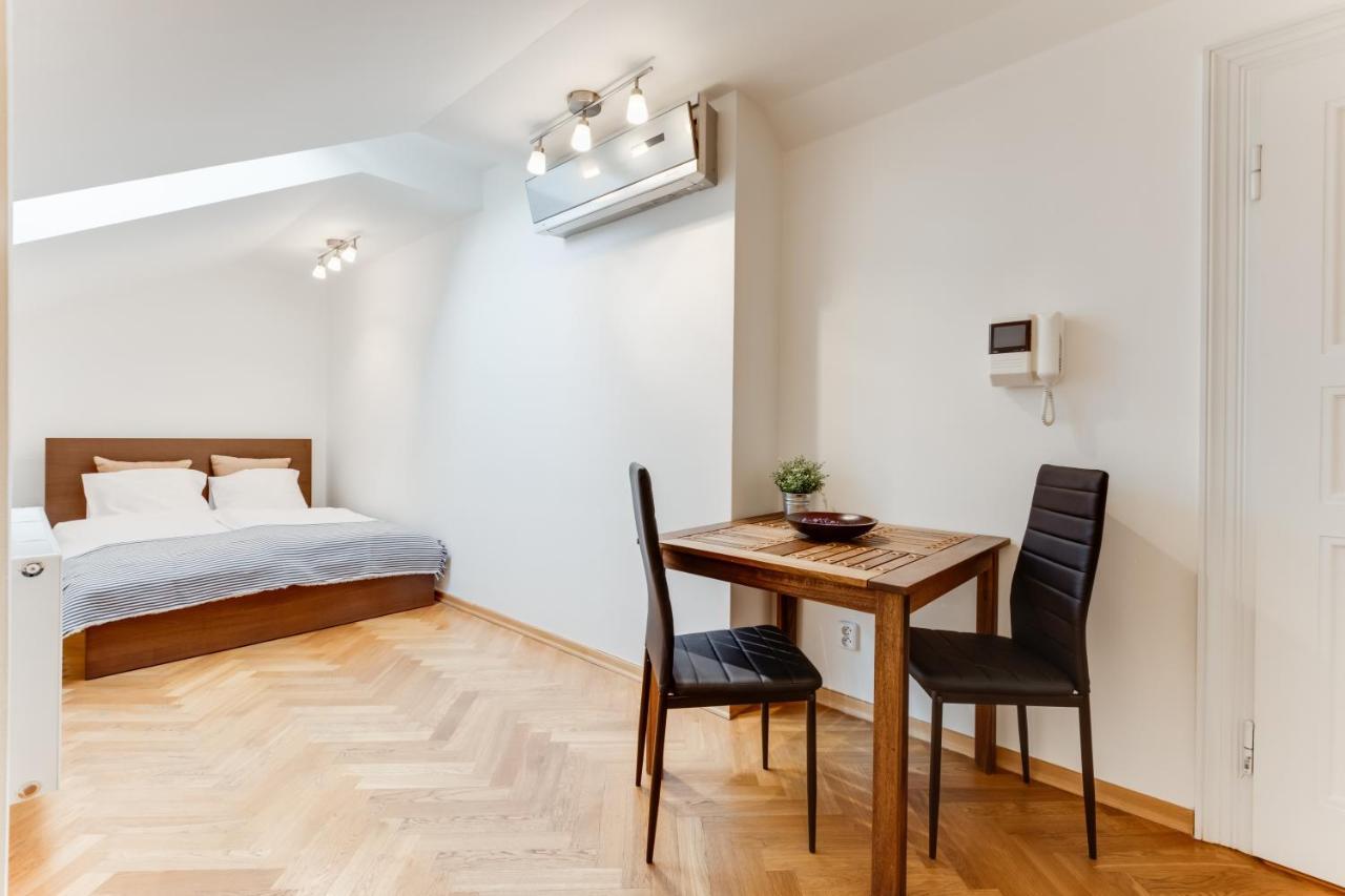 Jt'S Apartments Bilkova Str. Прага Экстерьер фото