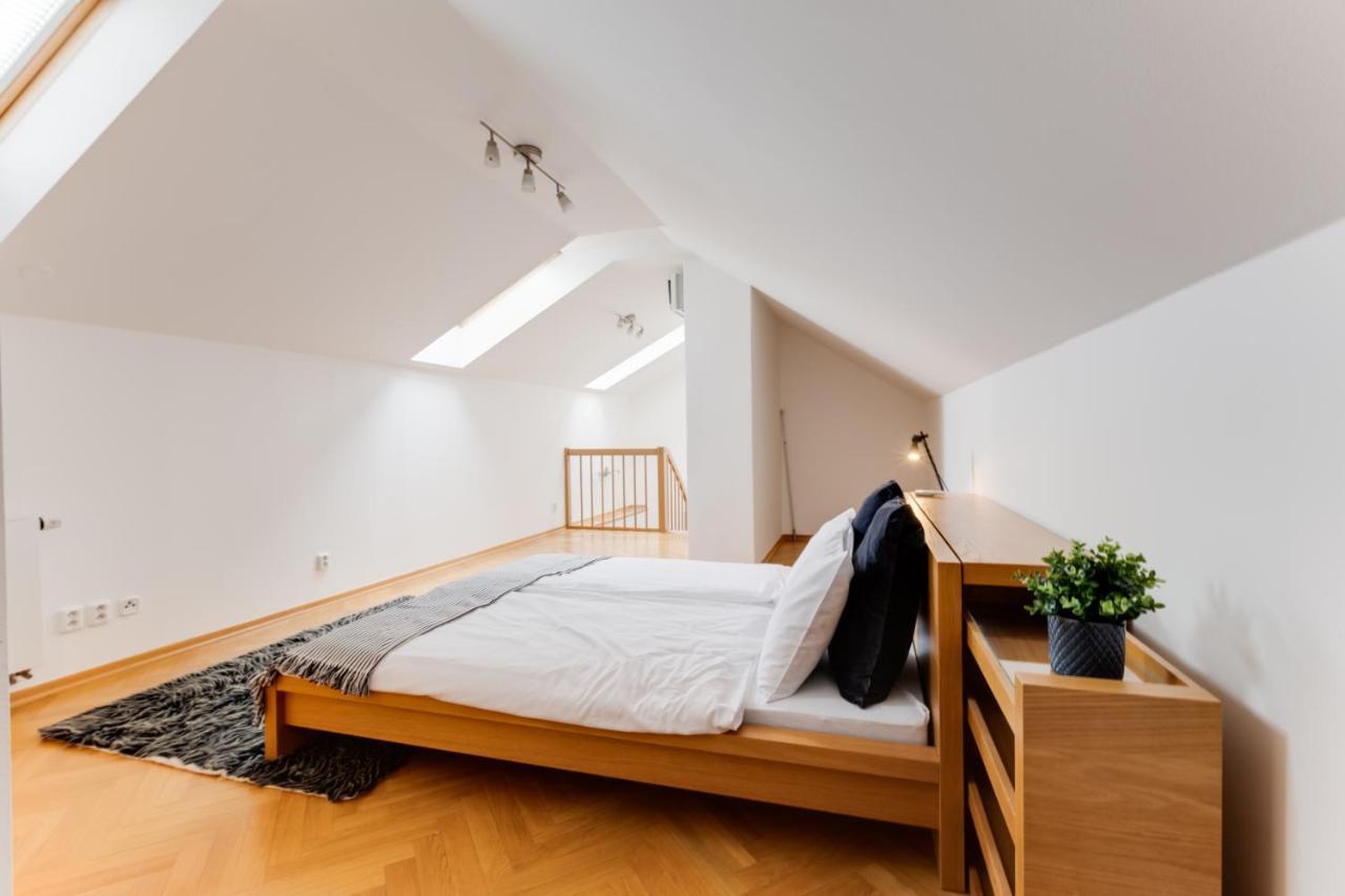Jt'S Apartments Bilkova Str. Прага Экстерьер фото